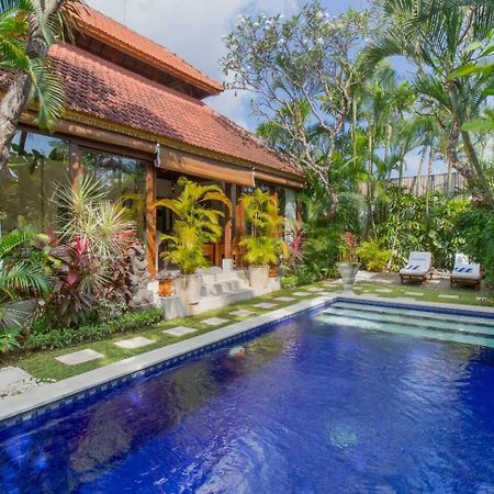 הוילה Heart Of Seminyak, 2Br, Sleeps 4, Walk To Bintang מראה חיצוני תמונה