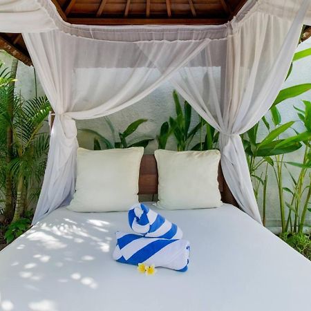 הוילה Heart Of Seminyak, 2Br, Sleeps 4, Walk To Bintang מראה חיצוני תמונה