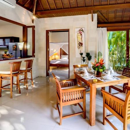 הוילה Heart Of Seminyak, 2Br, Sleeps 4, Walk To Bintang מראה חיצוני תמונה