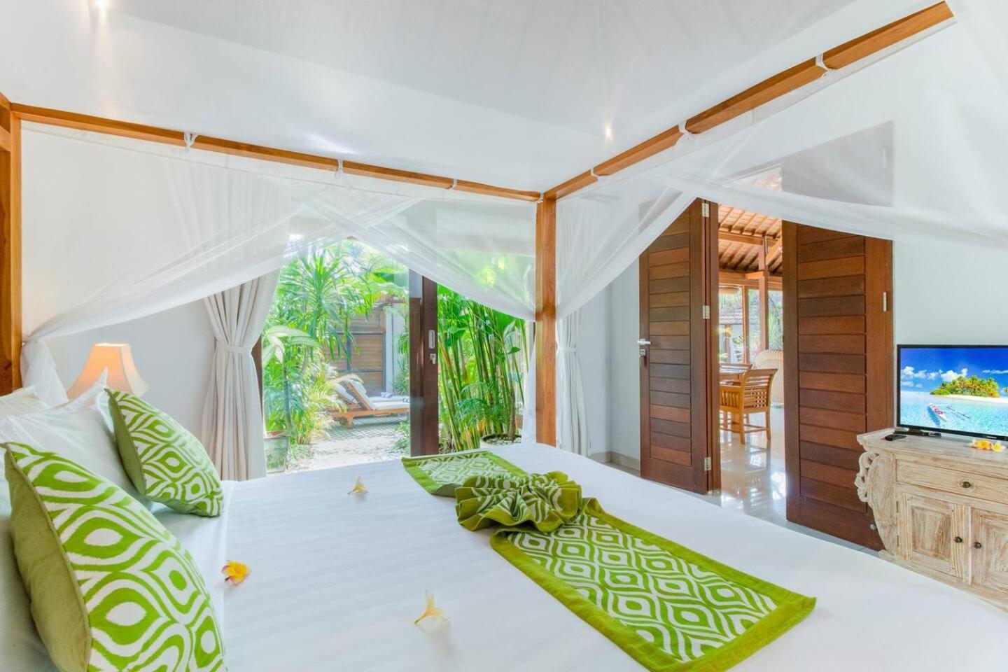 הוילה Heart Of Seminyak, 2Br, Sleeps 4, Walk To Bintang מראה חיצוני תמונה