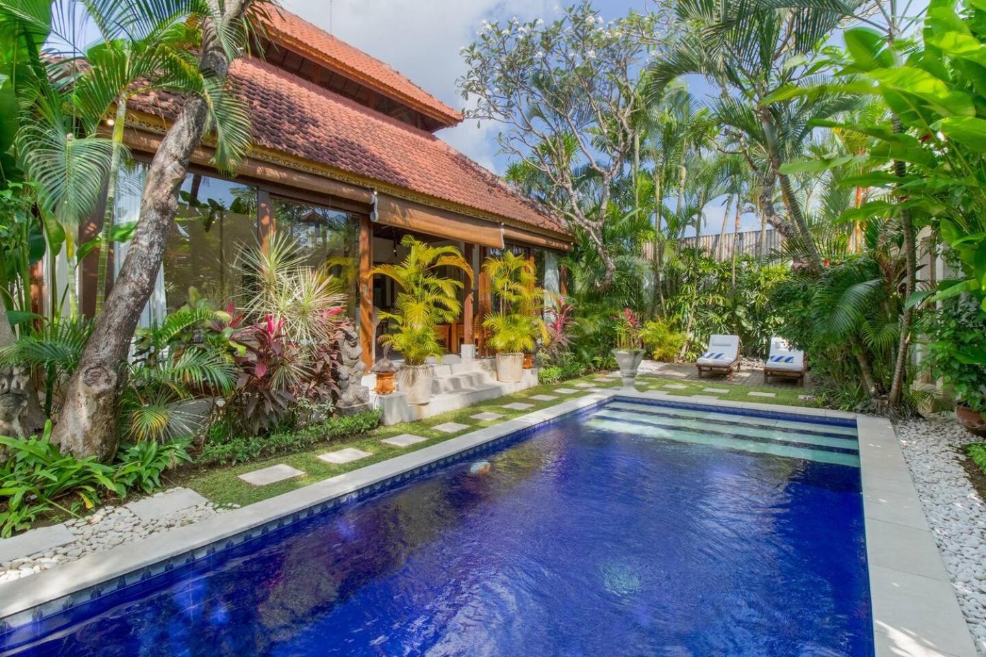 הוילה Heart Of Seminyak, 2Br, Sleeps 4, Walk To Bintang מראה חיצוני תמונה
