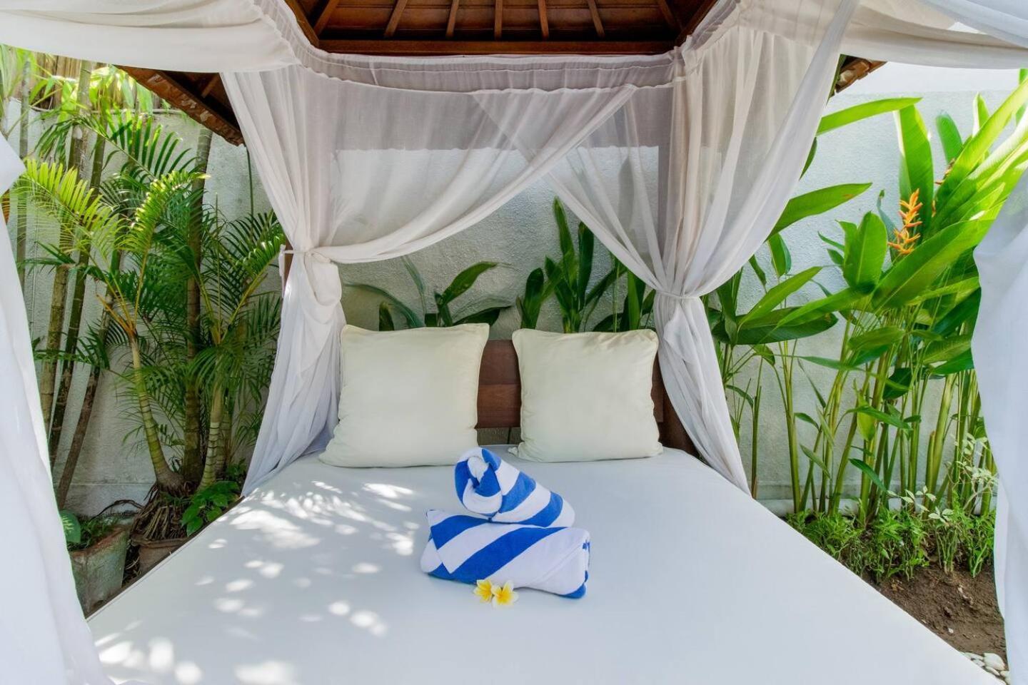 הוילה Heart Of Seminyak, 2Br, Sleeps 4, Walk To Bintang מראה חיצוני תמונה