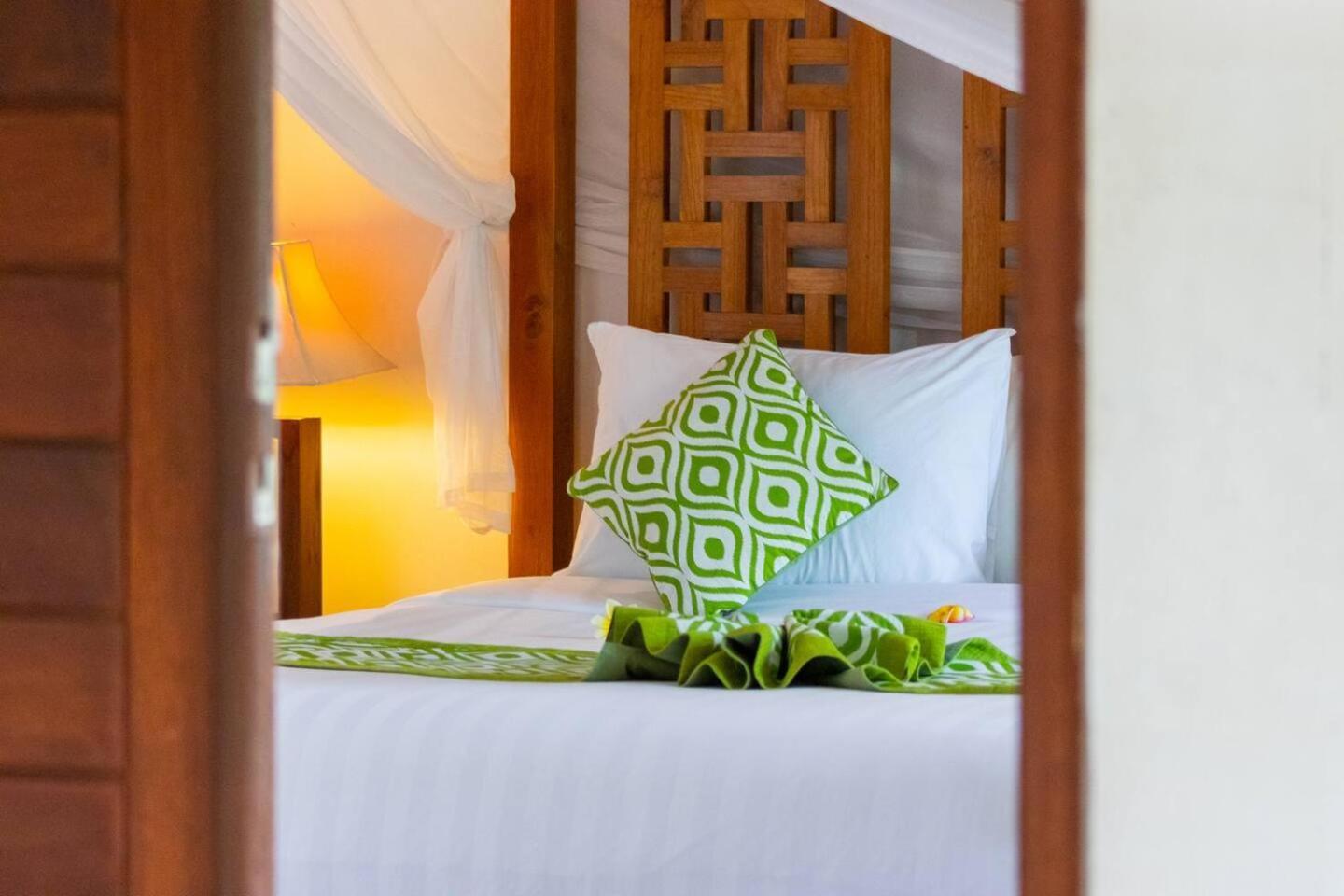 הוילה Heart Of Seminyak, 2Br, Sleeps 4, Walk To Bintang מראה חיצוני תמונה